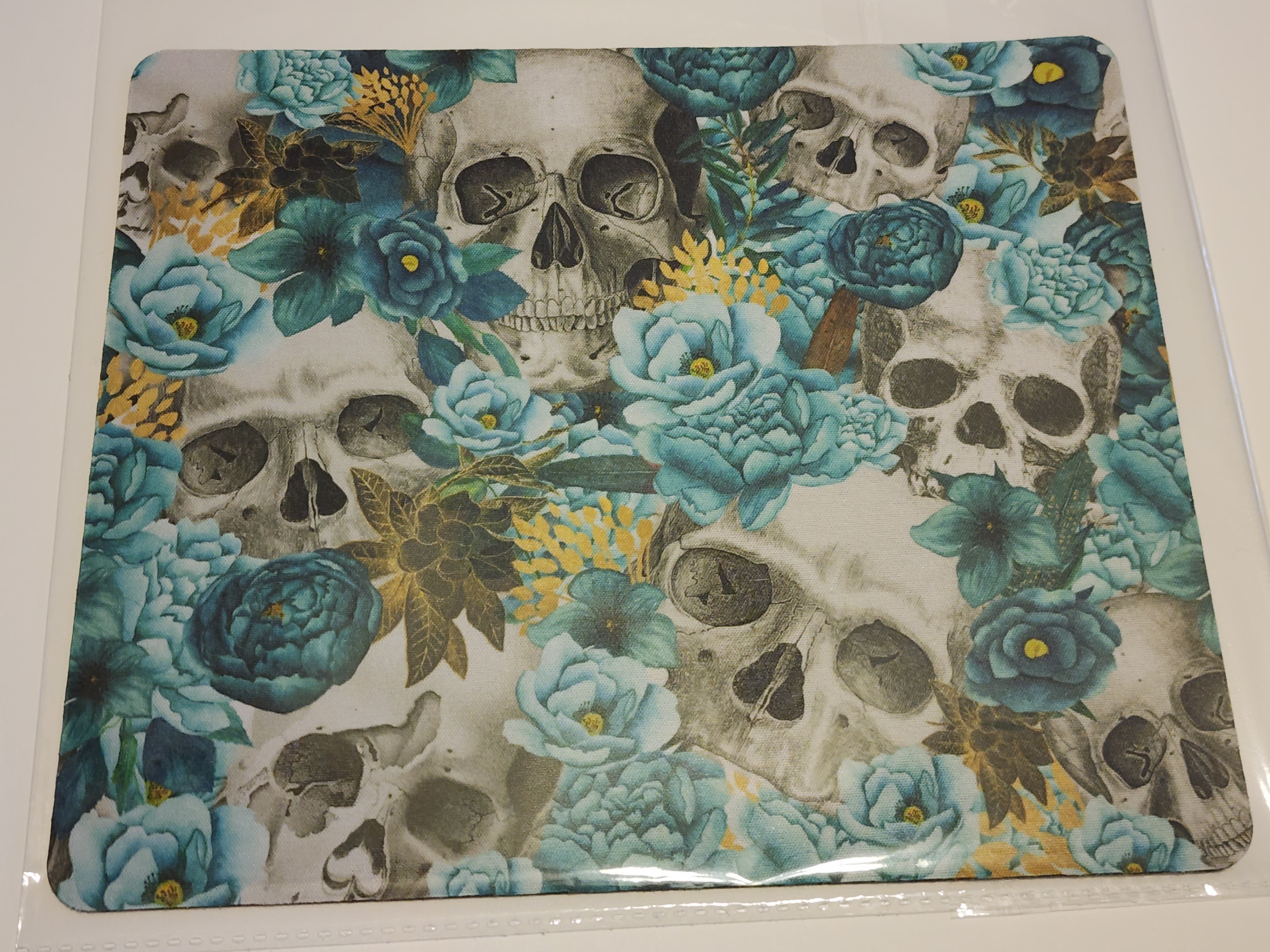 Skulls teal